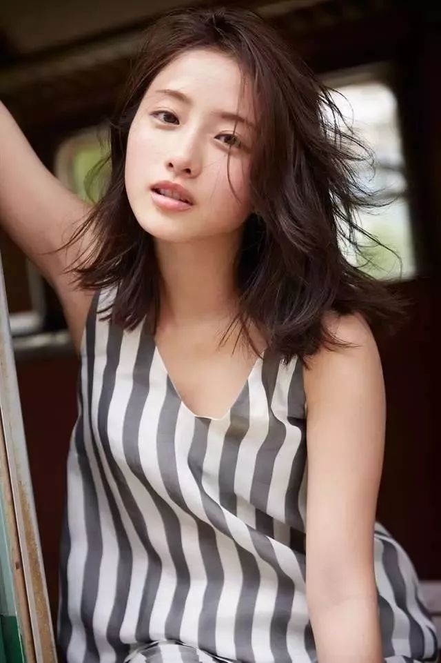 佐佐木希最新寫真集，探索日本女神的魅力世界